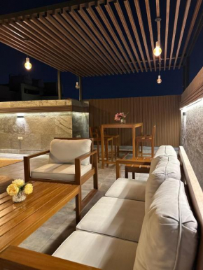 قمه الفخامه بلكونه Luxury Apartments with balcony